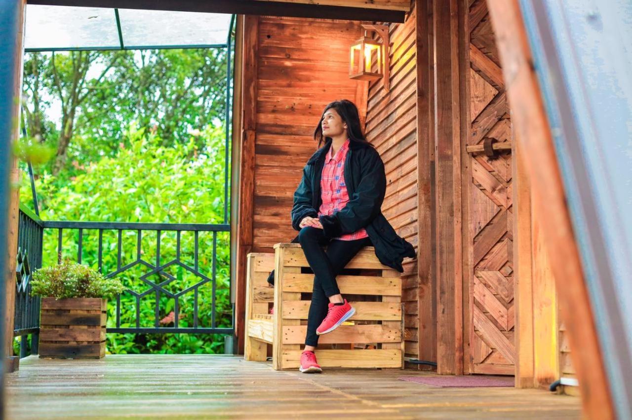 Hunters Wood Cabins Нувара Елия Екстериор снимка